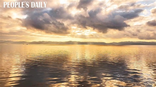 Fuxian Lake, the largest deep freshwater lake in China, displays ever-changing beauty from dawn till dusk, forming harmonious ecological scenes in southwest China’s Yunnan Province. | People's Daily, China