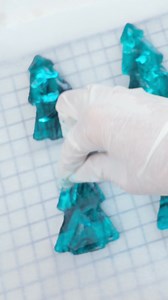 201K views · 6.8K reactions | Make a Christmas tree crystal candy with me  What holiday-themed crystal candy should we make next? ✨ Note: Candy shown is for entertainment purposes only. We only use natural coloring in our products. | SILKY GEM | Facebook