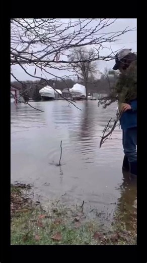 The force of that little vortex is unbelievable. | 😱 #amazing #crazy #yt