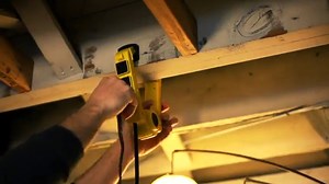 STANLEY Fatmax Power Claw 3 Grounded Outlets 125V/15A 1875W Circuit Breaker Power Strip Clamp with Pivoting Rubberized Grips and Spring Loaded Claws 3ft 14/3 SJT Vinyl Cord ETL Listed