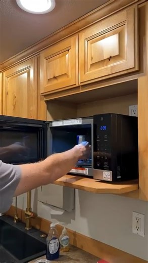 Most people talk about power and energy as if they’re the same thing, but is that true? This video breaks down the difference between energy consumption and power consumption and explains how the difference affects your monthly utility bill. #CurrentConnected #PowervsEnergy #Power #Energy #Consumption | Current Connected