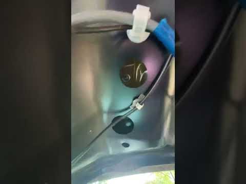 2012 Suabru Outback Reverse Camera Screen Turns Blue (part 2)