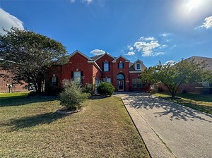 307 E Sandra Ln, Grand Prairie, TX 75052 - MLS 20752940 - Coldwell Banker