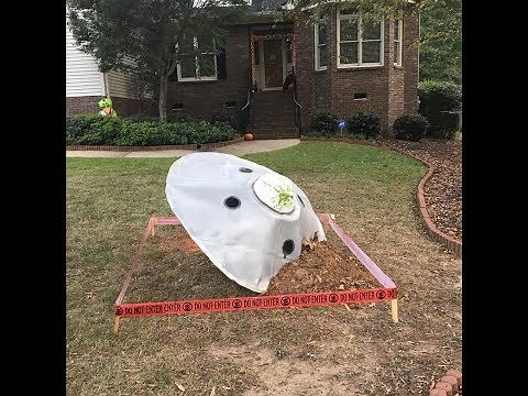 how to make a flying saucer crash in your front yard halloween decoration, sandwich king