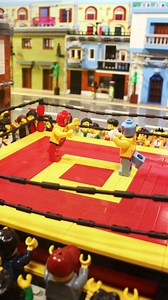 ¡Esta semana en la Ciudad de México todo gira en torno a la lucha libre, mariachis y la gran carrera! 🇲🇽 It’s all about lucha libre, mariachis, and the big race this week in Mexico City! 🇲🇽 #LEGO #F1 #LEGOF1 #MexicoGP | LEGO