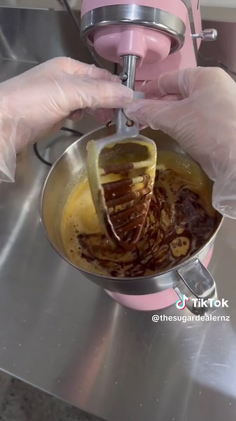 Pink KitchenAid Mixer: Worth the Hype? 🤔