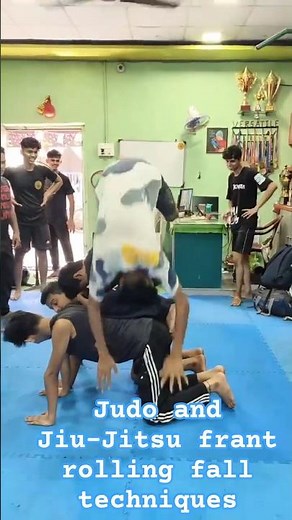 Learn how to safely practice Judo and Jiu-Jitsu frant rolling fall techniques #mma#combatsport#thane