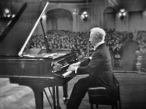 Rubinstein plays Chopin: Étude op. 25 no. 5 (live, correct pitch, HQ)