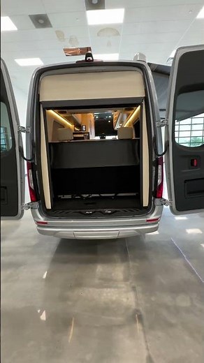NEW 2025 AIRSTREAM INTERSTATE GT-e TOUR