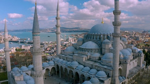 Atemberaubende Drohnenansichten der Blauen Moschee in Istanbul