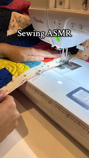 Some quilt binding ASMR for your Tuesday Video by Hayley Quilts 🧵🪡 #fyp #quiltsoftiktok #sewingtiktok #asmr | Jennifer
