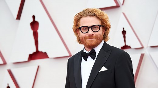 ‘Mank’ Cinematographer Erik Messerschmidt Thanks Netflix Pic’s “Extraordinary Crew” As He Accepts First Oscar