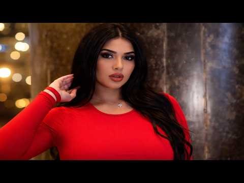 Lisbeth Vega: Plus-Size Fashion Influencer | Style, Career & Life Story