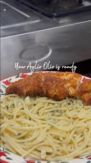 Homemade Aglio Olio—simple ingredients, amazing taste🍝. #easyrecipes #aglioolio