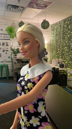 Disney Petite Dolls First Day Back To School! Pt.25 Anna And Elsa Doll Play - Disney Frozen Toys Fun