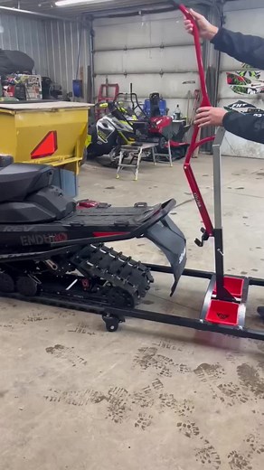Effortless Sled Maintenance with Wolftech Mobile Shop Jack