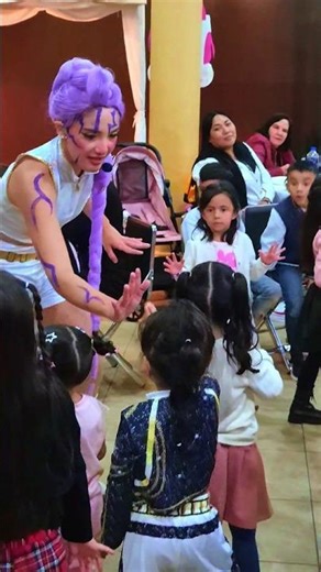 comemorando aniversário com #huntrix #kpopdemonhunters #rumi #kpop #viralshorts