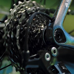 Pocket Pump. Double Power. ️20% Off – Use Code: save20  Max 130 PSI for any tire ⚡ 50s to hit 80 PSI rapid inflation  Large LED display – check pressure anytime ✅ Auto shut-off prevents over-inflation  Built-in 12.5h tail light for night rides  1000mAh total battery = inflate + illuminate | Flextail | Facebook