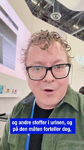 🚽 Vis meg toalettet ditt – og jeg skal fortelle deg hvordan det står til! En av årets snakkiser på CES i Vegas er faktisk… toalettet. Her viser Magnus sensoren som analyserer tisset ditt! Hør mer i podcasten Alt som går på strøm. | Alt som går på strøm