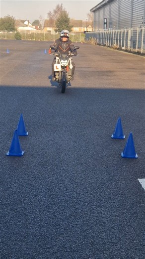Passmasters Motorcycle Training on Instagram: "WHAT TO EXPECT ON YOUR MOD 1 TEST! Part three of our series at Uxbridge driving test centre where our instructor Andy demonstrates the exercises required to ace your Module 1 test! 3️⃣ For the third exercise, you must demonstrate how to ride your motorcycle in slow moving traffic. The examiner will ask you to ride at a walking pace while maintaining balance and control before stopping with your front wheel inside the box. Check back tomorrow for the