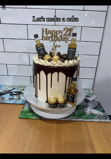 Make a 21st Birthday Cake for Brother: Easy Cake Decorating Tips