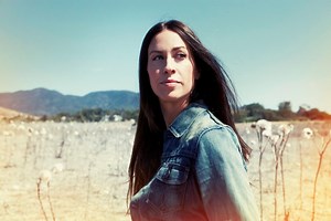 Alanis Morissette – The Noise11 Archive Interview Series (1998)