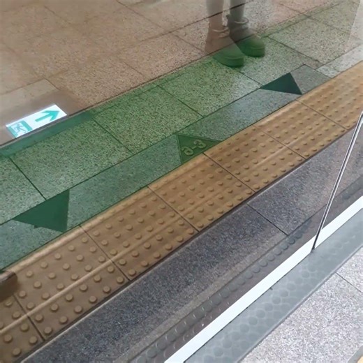 20241227 Coming in Hapjeong Station on Seoul Line 2 (to Outer Circle Line) - 서울2호선 합정역 #shorts