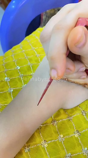 Intricate Henna Design Application Tutorial