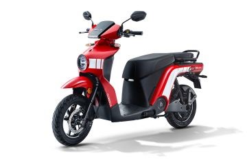 Ampere Magnus Grand vs Numeros Motors Diplos Max - Compare Prices, Specs, Features