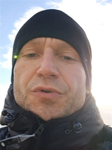 Jak rozpocząć przygodę z aktywnością ? Wystarczą buty, dres, decyzja. Ruch nie czeka na idealną datę, sprzęt, suple, warunki. Łap go tam gdzie jesteś 💪 #fyp #viral #rogalteam #gym #run