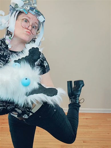 🖤🤍♥️ Snowball #cosplay #robin #batman #teentitans #puppets