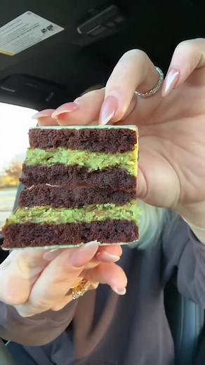 Prime Bite’s NEW Dubai Chocolate Protein Brownies 🍫💚 Limited stock pre-order now with code: SMALLERSAM for 15% off #protein #brownie #snack #PrimeBitesPartner #ad #weightloss #pcos #pcosweightloss #weightlossjourney #caloriedeficit #protein #mom #beforeandafter #hack | Samantha Milton