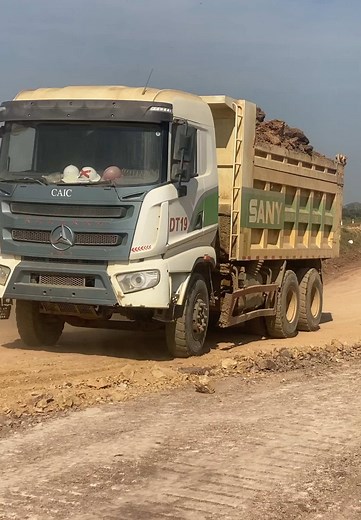 Dump Truck Driver #excavator #roadroller #motorgrader #tractor #tiktok #tractor #bulldozer #roadwork #dumptruck