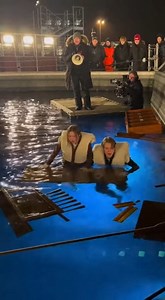 Freezing Ocean Struggle | Life Vest Swim BTS #Titanic #BTS #BehindTheScenes #MovieSet #Filmmaking #LeonardoDiCaprio #TitanicMovie #HollywoodBTS #VFX #FilmCrew #ReelMagic #TrendingNow #KateWinslet #CinemaLovers #OnSet | Filmmaking BTS