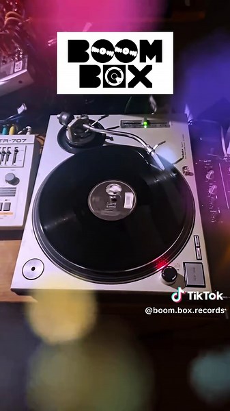 Jazzy - Lonely (club mix) (1992) #housemusic #boomboxrecords #housemusiclovers #housemusiclover #vinyl dj club music productions Records party yo playlist house music housemusic househeads dj deephouse club pianohouse yo housemusic househead yo