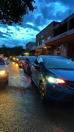 @gwandateamfit Sunday errands to pool party🙃