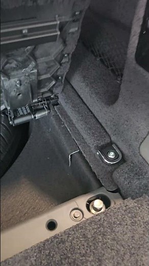 Where is your locking wheel nut key on a 2023 + Range Rover | #markyourcarguy