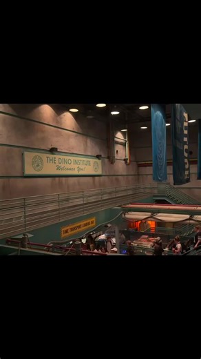 The 4th “last” time riding Dinosaur before it closes. One of my favorites rides!! #disneyworld #dinosaurride #thedinoinstitute #animalkingdom #summervacation