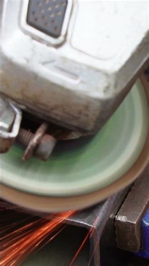 How to Remove Rust From Metal Instantly With a Grinder? #rust #rustremoval #grinder