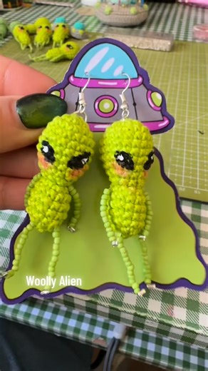 Amo hacer estos aretes de Alien #alien #alienart | Woolly alien