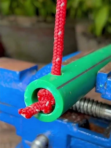 a surefire and easy way to make a clothesline using pipe pieces #popular #construction #shorts