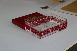 [Hot Item] Custom POS Acrylic LED Acrylic Box Plexiglass Display Box with Spot Light