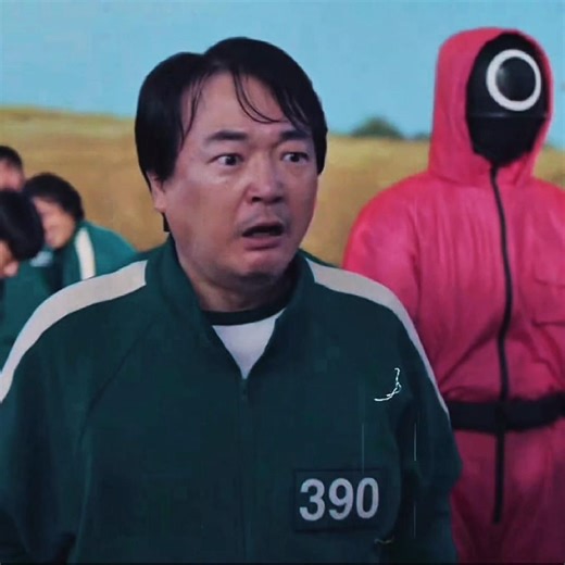 gi hun risked his life to save 444 in red light green light #squidgame