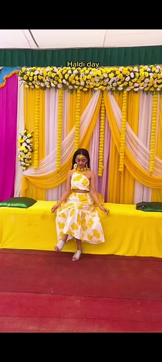 Before it got messy #haldiday #tumericmask #weddingtraditions #nepalibride #foryoupage #foryou #fypシ #yellowtheme #bridetobe
