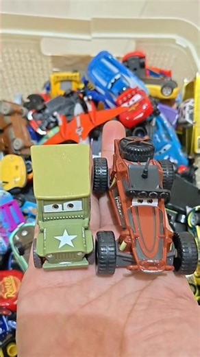 Sarge and Fren Sliding Cars Review | Pixar Cars#toys #hotwheels #diecastcars #disneycars #pixartoys