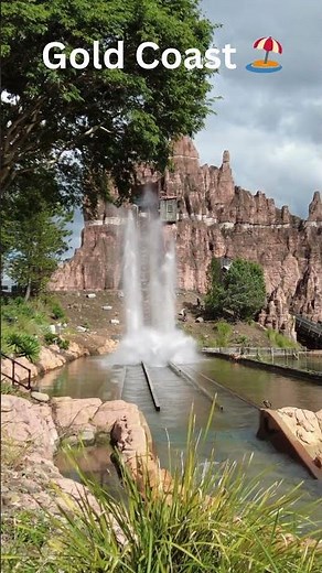 Movie World - Water Log Ride - Gold Coast