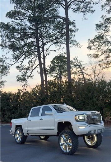 Exploring the GMC Denali Squatted Truck Trend