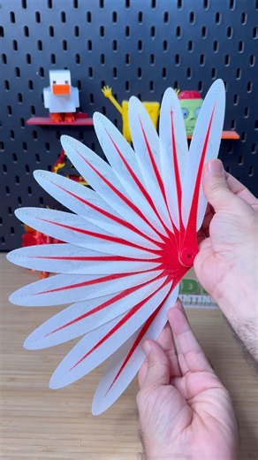 3D Printed Folding Fan With Feather Texture