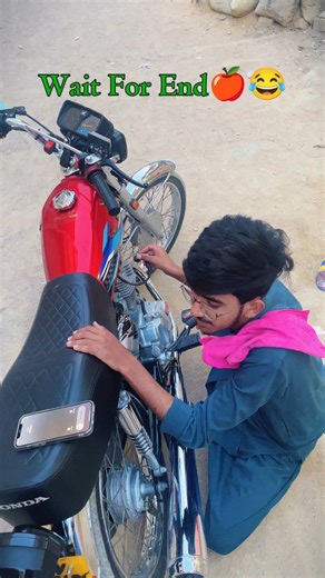 BEROZGAAR LONDAY 🔫 on Instagram: "Tag your friends 😂, @berozgaar_londay • • Siri is one of the iPhone's most helpful features, offering hands-free convenience for everyday tasks. With voice commands, you can send messages, set reminders, check the weather, play music, and control smart-home devices without lifting a finger. Siri is deeply integrated into the iPhone's system, making it easy to get things done quickly and efficiently. Whether you're busy, driving, or simply want a faster way to 