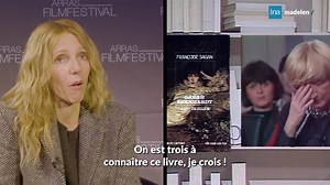 ✨ “Cette archive est super savoureuse : comme le dit Pivot, Françoise Sagan, elle est de la famille de Sarah Bernhardt !” 💸 Notoriété précoce, dettes compulsives, amours multiples… Quand Sagan dresse le portrait de l’actrice célébrissime dans Apostrophes, toute ressemblance est fortuite ! 🎭 À l'occasion de la sortie cette semaine de “Sarah Bernhardt, La Divine” de Guillaume Nicloux, Sandrine Kiberlain - invitée d’honneur du dernier Arras Film Festival - a choisi une archive méconnue de 1987 : 